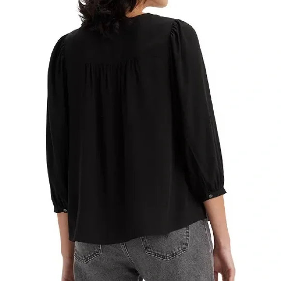 Levi's
Women's 3/4-Sleeve Blouse NWT size L - Picture 3 of 7